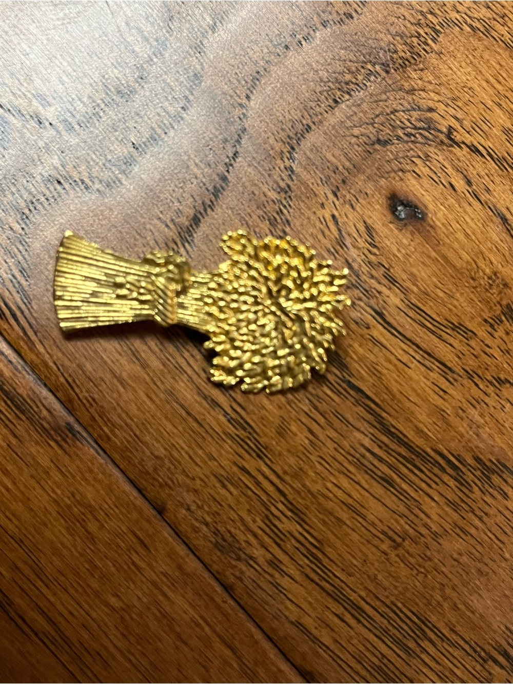 Vintage Unbranded Gold Wheat Sheaf Brooch - Elegant Women’s Accessory